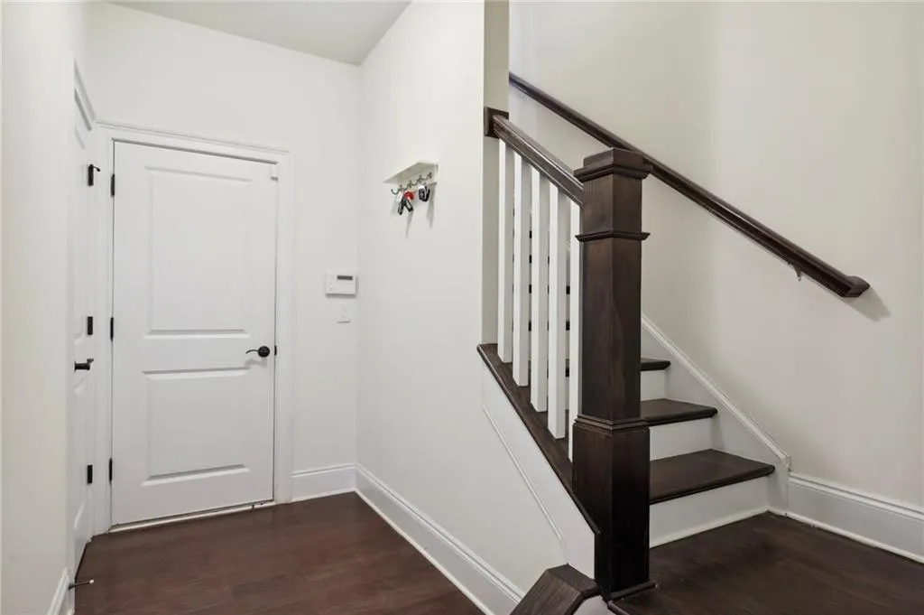 437 Alderwood Street, Atlanta, Georgia 30328, 3 Bedrooms Bedrooms, ,3 BathroomsBathrooms,Residential,Sold,437 Alderwood Street,7118184