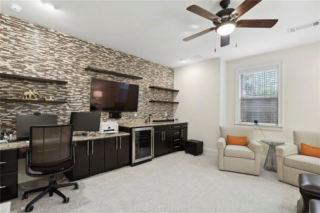 437 Alderwood Street, Atlanta, Georgia 30328, 3 Bedrooms Bedrooms, ,3 BathroomsBathrooms,Residential,Sold,437 Alderwood Street,7118184