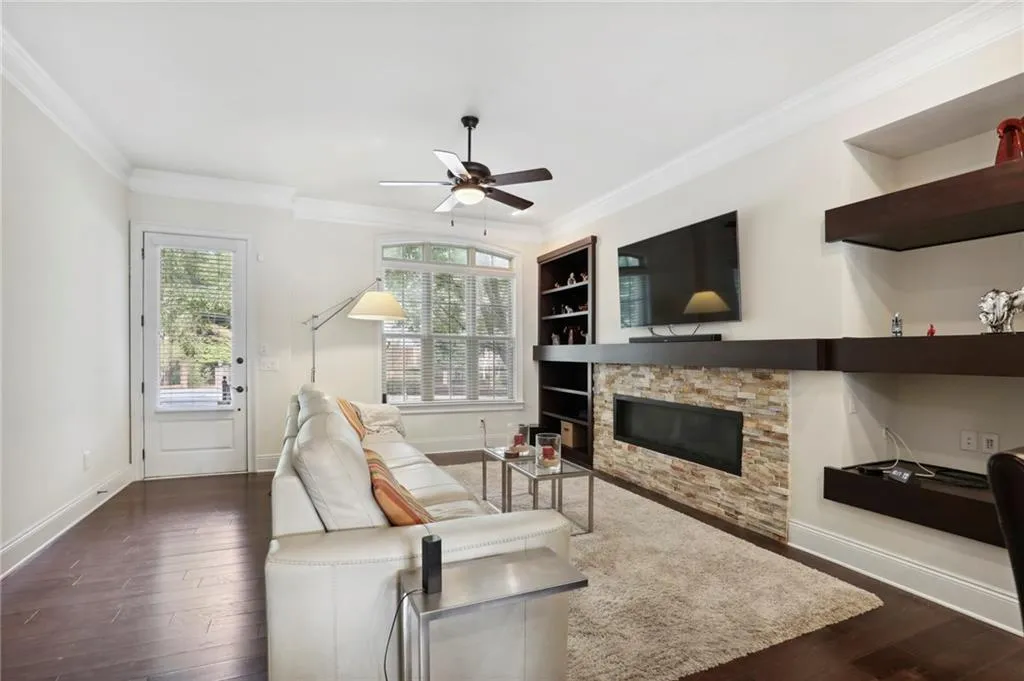 437 Alderwood Street, Atlanta, Georgia 30328, 3 Bedrooms Bedrooms, ,3 BathroomsBathrooms,Residential,Sold,437 Alderwood Street,7118184