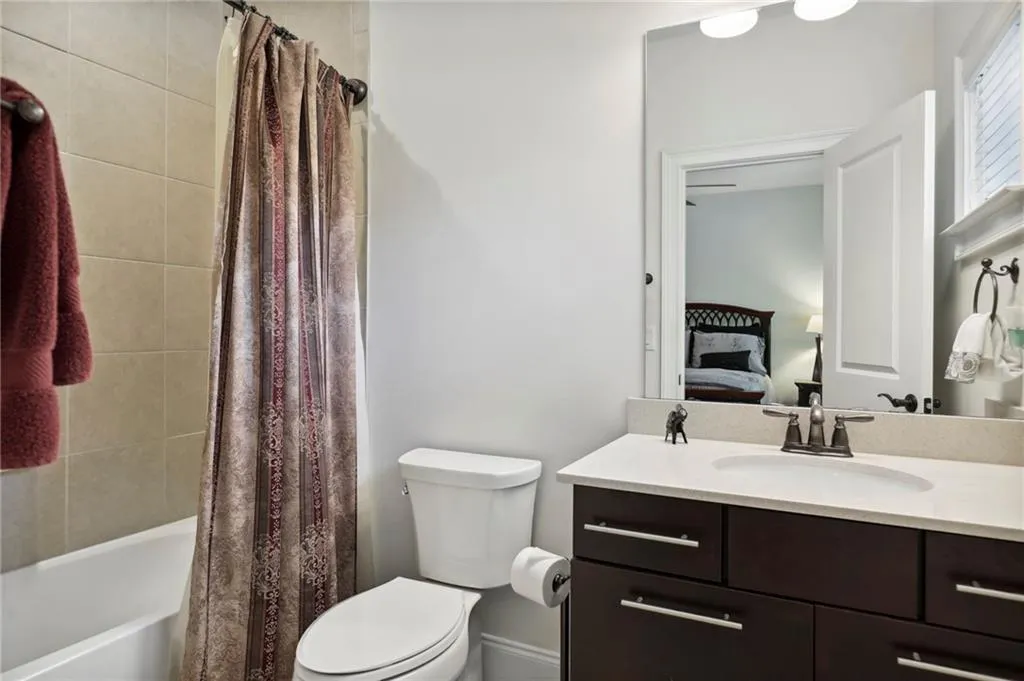 437 Alderwood Street, Atlanta, Georgia 30328, 3 Bedrooms Bedrooms, ,3 BathroomsBathrooms,Residential,Sold,437 Alderwood Street,7118184