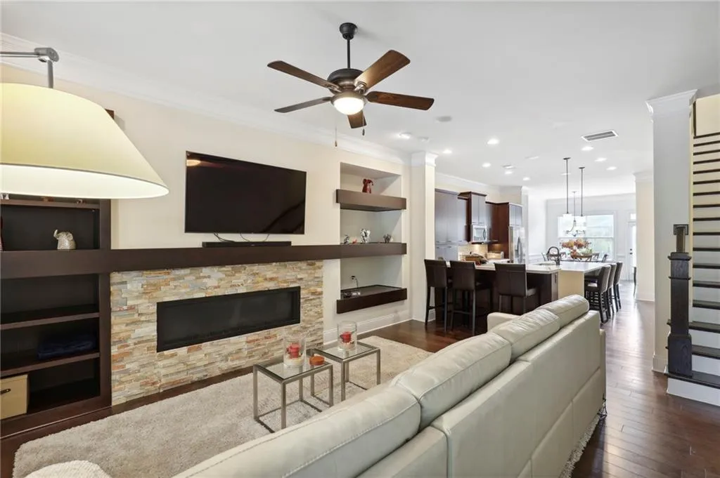 437 Alderwood Street, Atlanta, Georgia 30328, 3 Bedrooms Bedrooms, ,3 BathroomsBathrooms,Residential,Sold,437 Alderwood Street,7118184