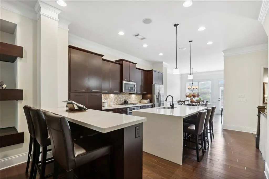 437 Alderwood Street, Atlanta, Georgia 30328, 3 Bedrooms Bedrooms, ,3 BathroomsBathrooms,Residential,Sold,437 Alderwood Street,7118184