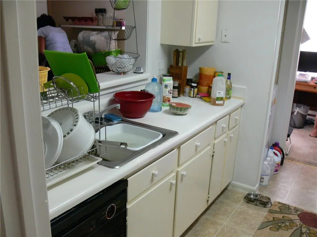 9400 Roberts Drive Unit 6c, Atlanta, Georgia 30350, 1 Bedroom Bedrooms, ,1 BathroomBathrooms,Residential,Sold,9400 Roberts Drive Unit 6c,5884882