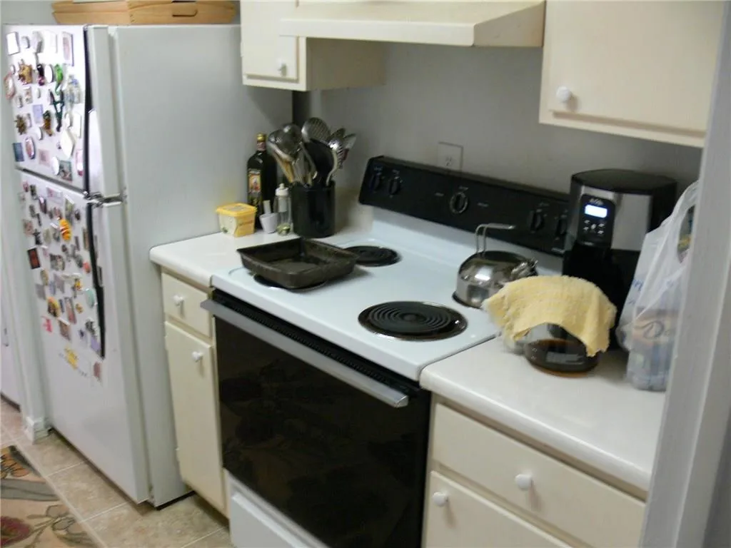 9400 Roberts Drive Unit 6c, Atlanta, Georgia 30350, 1 Bedroom Bedrooms, ,1 BathroomBathrooms,Residential,Sold,9400 Roberts Drive Unit 6c,5884882