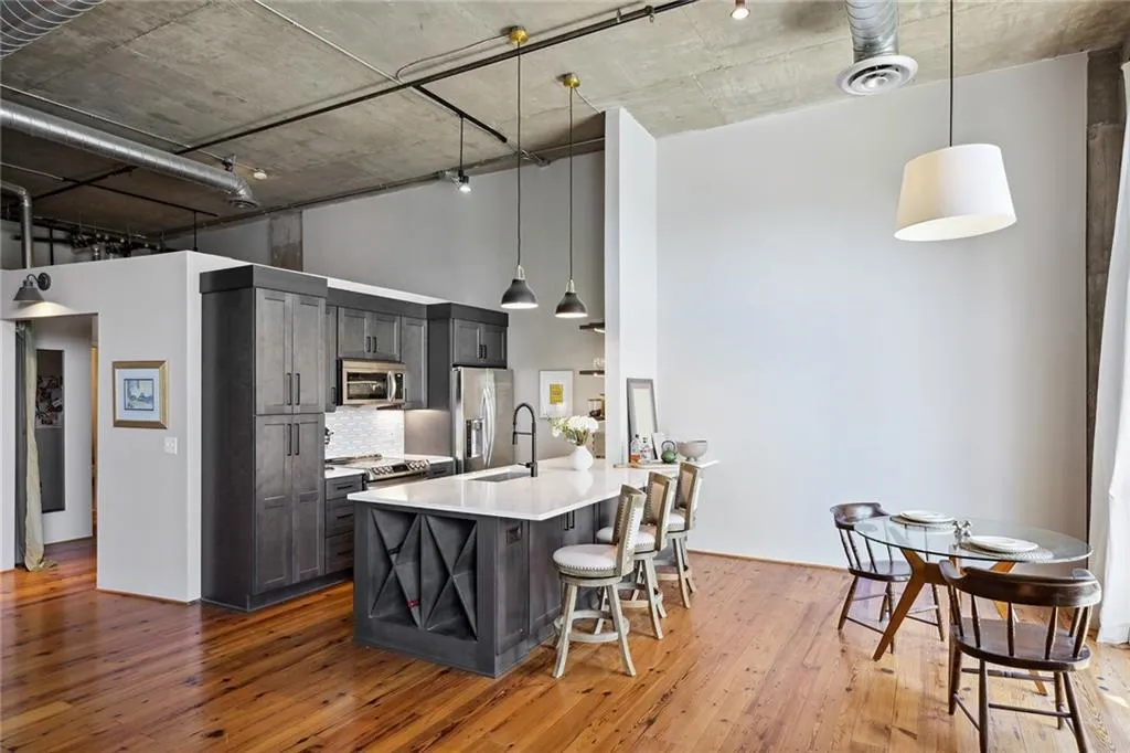 6105 Blue Stone Road Unit 219, Sandy Springs, Georgia 30328, 2 Bedrooms Bedrooms, ,2 BathroomsBathrooms,Residential,Sold,6105 Blue Stone Road Unit 219,7204905