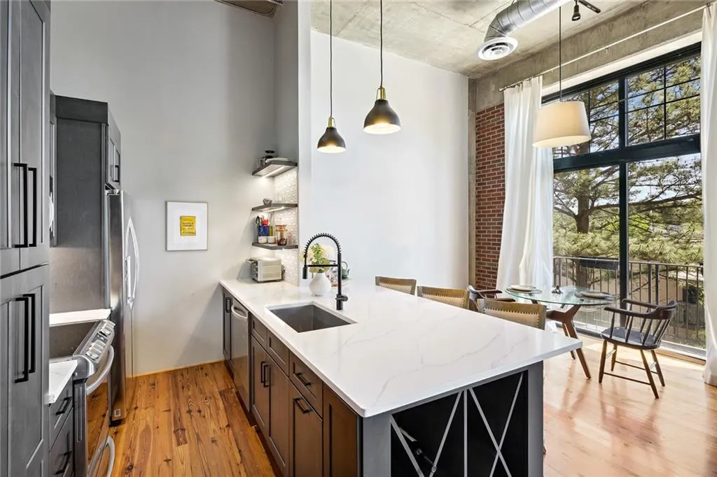 6105 Blue Stone Road Unit 219, Sandy Springs, Georgia 30328, 2 Bedrooms Bedrooms, ,2 BathroomsBathrooms,Residential,Sold,6105 Blue Stone Road Unit 219,7204905