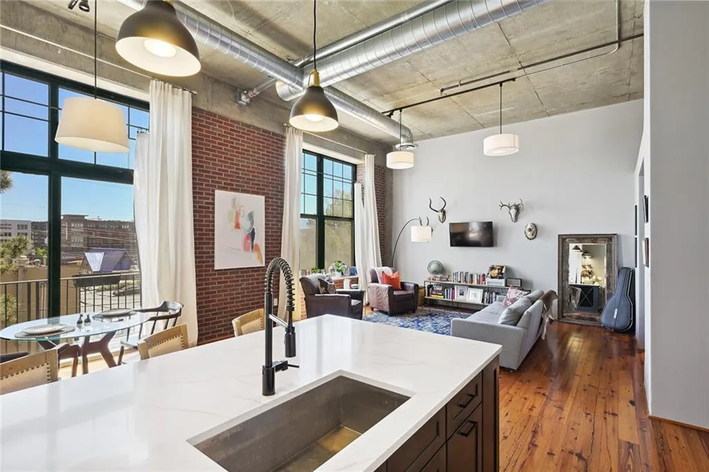 6105 Blue Stone Road Unit 219, Sandy Springs, Georgia 30328, 2 Bedrooms Bedrooms, ,2 BathroomsBathrooms,Residential,Sold,6105 Blue Stone Road Unit 219,7204905