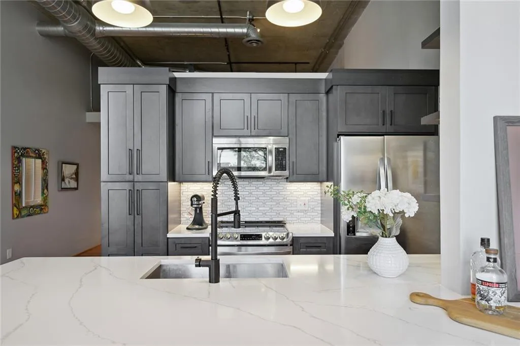 6105 Blue Stone Road Unit 219, Sandy Springs, Georgia 30328, 2 Bedrooms Bedrooms, ,2 BathroomsBathrooms,Residential,Sold,6105 Blue Stone Road Unit 219,7204905