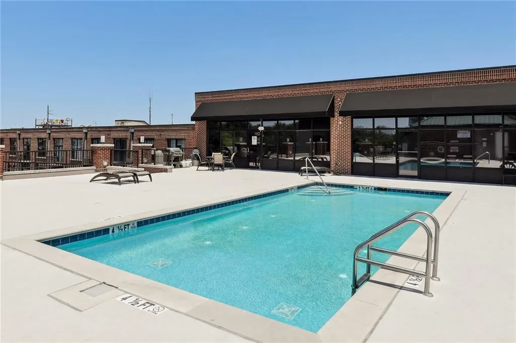 6105 Blue Stone Road Unit 219, Sandy Springs, Georgia 30328, 2 Bedrooms Bedrooms, ,2 BathroomsBathrooms,Residential,Sold,6105 Blue Stone Road Unit 219,7204905