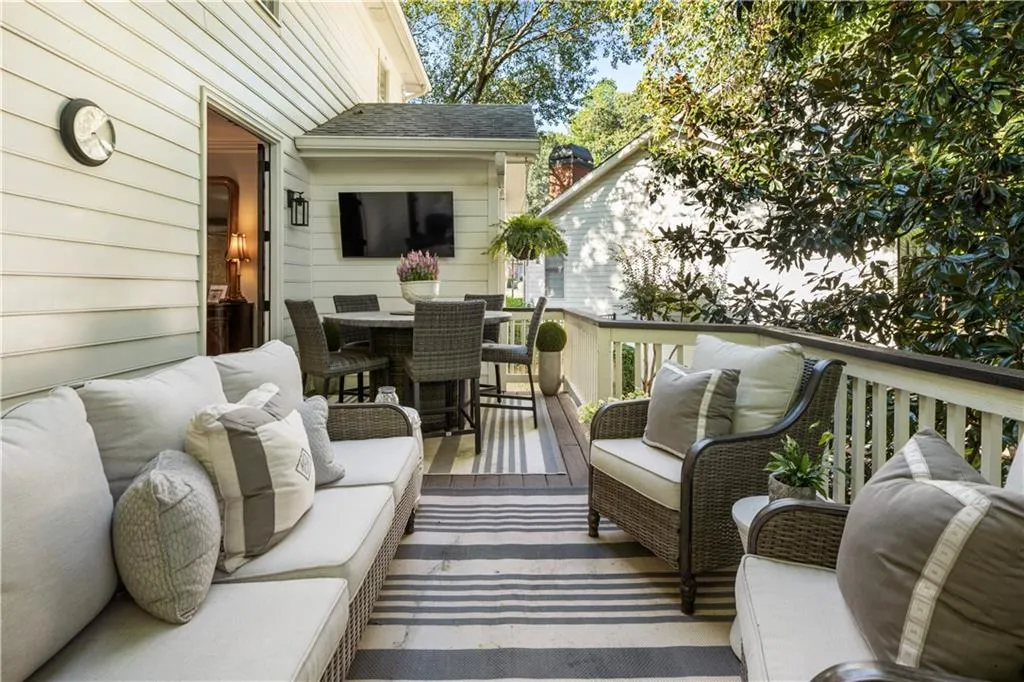 20 Pointe Terrace Se, Atlanta, Georgia 30339, 3 Bedrooms Bedrooms, ,2 BathroomsBathrooms,Residential,For Sale,20 Pointe Terrace Se,7492085