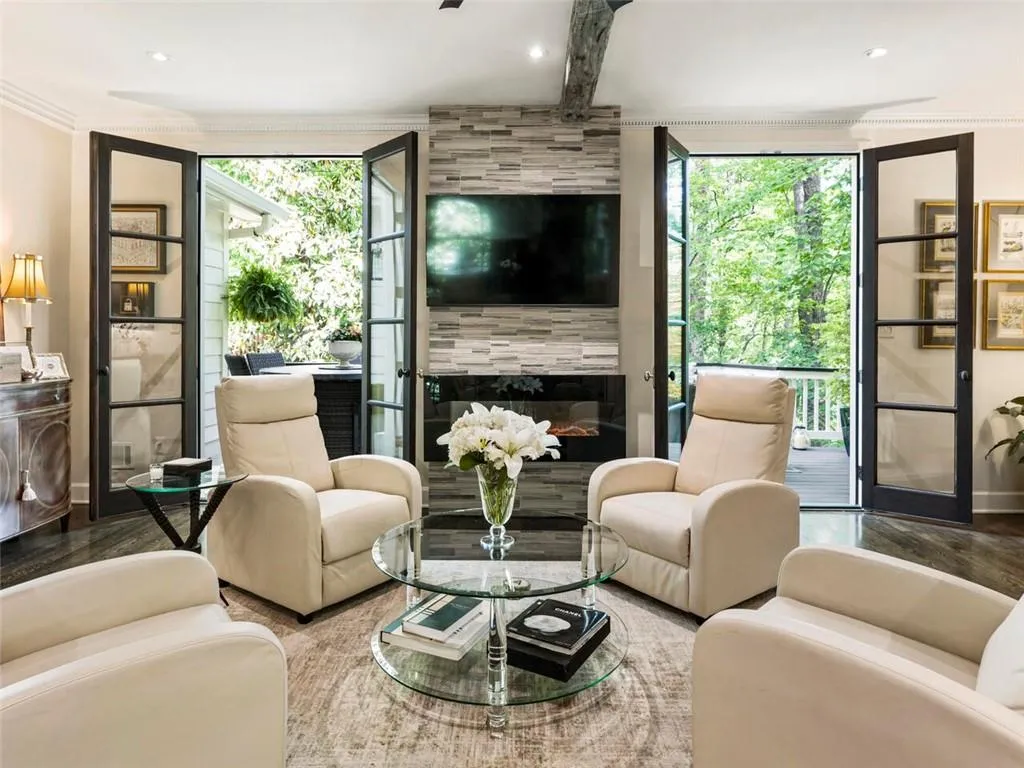 20 Pointe Terrace Se, Atlanta, Georgia 30339, 3 Bedrooms Bedrooms, ,2 BathroomsBathrooms,Residential,For Sale,20 Pointe Terrace Se,7492085