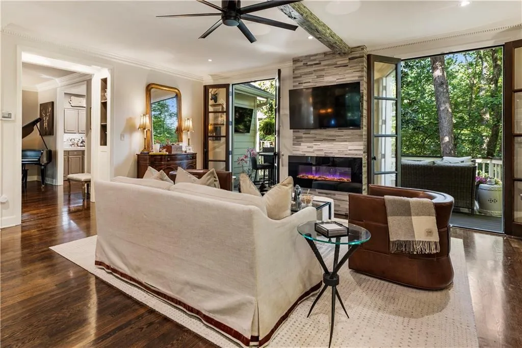 20 Pointe Terrace Se, Atlanta, Georgia 30339, 3 Bedrooms Bedrooms, ,2 BathroomsBathrooms,Residential,For Sale,20 Pointe Terrace Se,7492085