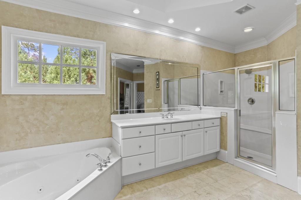 615 Regency Forest Court, Atlanta, Georgia 30342, 6 Bedrooms Bedrooms, ,5 BathroomsBathrooms,Residential,Sold,615 Regency Forest Court,7287385