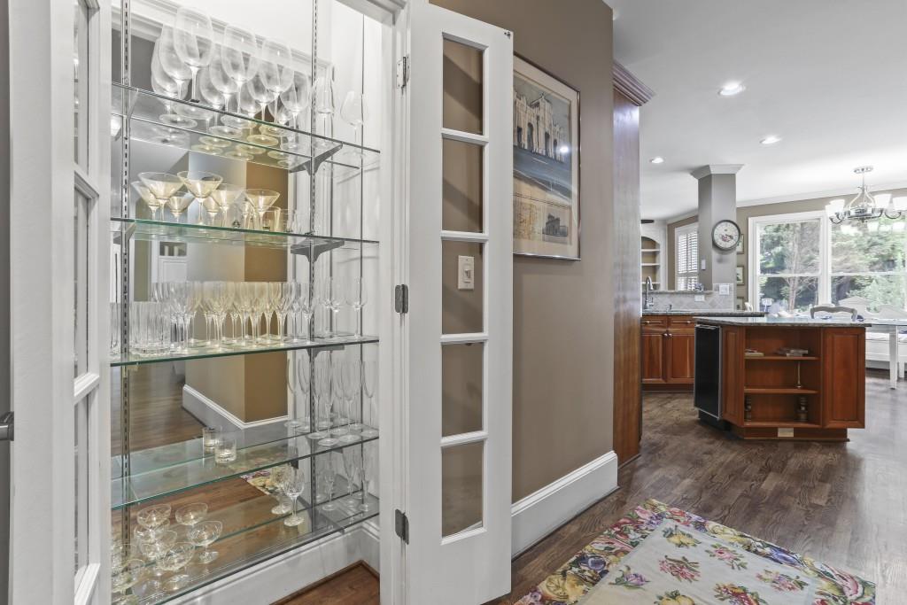 615 Regency Forest Court, Atlanta, Georgia 30342, 6 Bedrooms Bedrooms, ,5 BathroomsBathrooms,Residential,Sold,615 Regency Forest Court,7287385