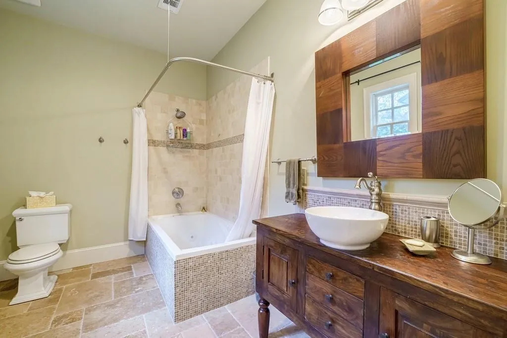 4737 Dudley Lane, Sandy Springs, Georgia 30327, 6 Bedrooms Bedrooms, ,5 BathroomsBathrooms,Residential,Sold,4737 Dudley Lane,7044236