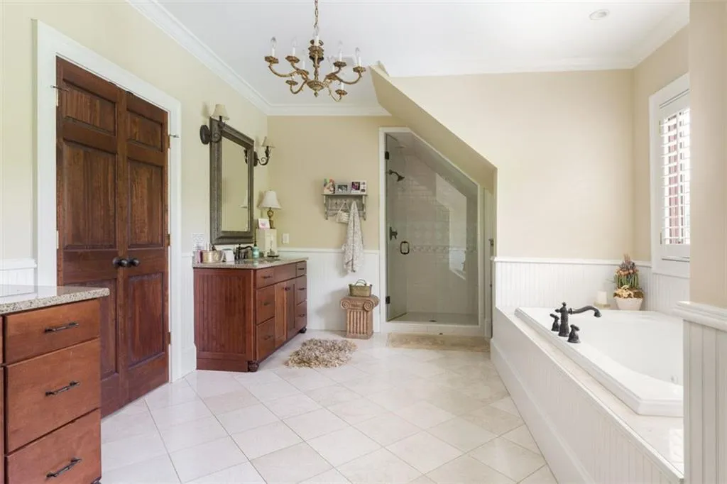4647 Dudley Lane, Atlanta, Georgia 30327, 6 Bedrooms Bedrooms, ,5 BathroomsBathrooms,Residential,Sold,4647 Dudley Lane,6903053