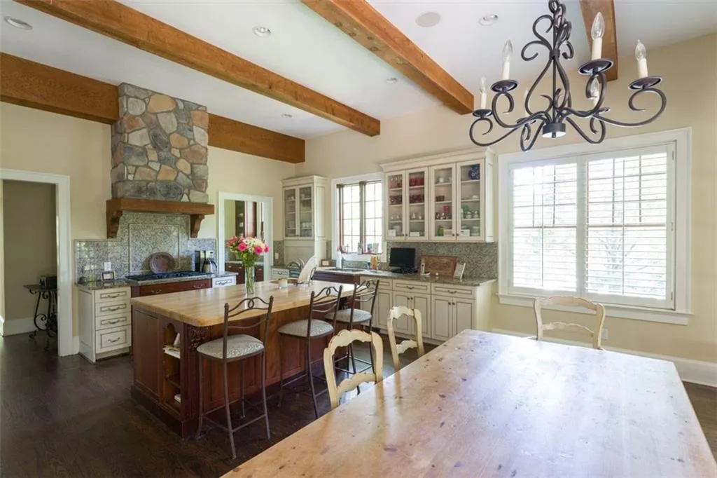 4647 Dudley Lane, Atlanta, Georgia 30327, 6 Bedrooms Bedrooms, ,5 BathroomsBathrooms,Residential,Sold,4647 Dudley Lane,6903053