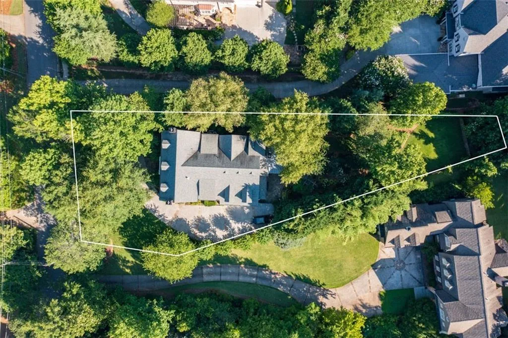 4647 Dudley Lane, Atlanta, Georgia 30327, 6 Bedrooms Bedrooms, ,5 BathroomsBathrooms,Residential,Sold,4647 Dudley Lane,6903053