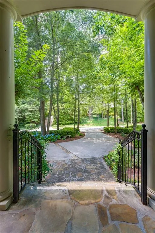 4647 Dudley Lane, Atlanta, Georgia 30327, 6 Bedrooms Bedrooms, ,5 BathroomsBathrooms,Residential,Sold,4647 Dudley Lane,6903053