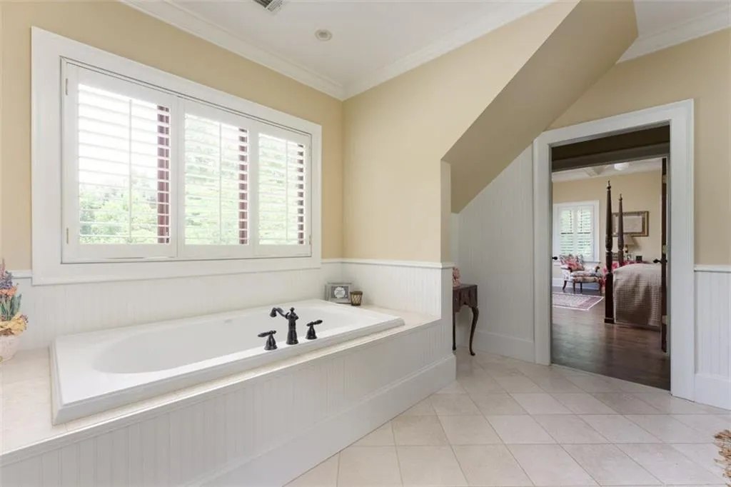 4647 Dudley Lane, Atlanta, Georgia 30327, 6 Bedrooms Bedrooms, ,5 BathroomsBathrooms,Residential,Sold,4647 Dudley Lane,6903053