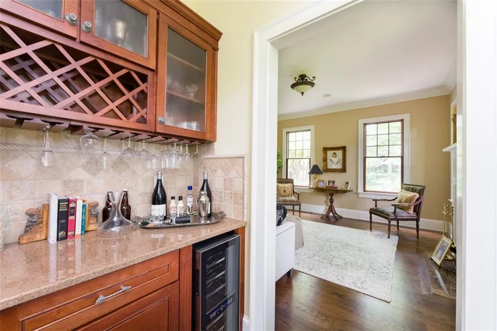 4647 Dudley Lane, Atlanta, Georgia 30327, 6 Bedrooms Bedrooms, ,5 BathroomsBathrooms,Residential,Sold,4647 Dudley Lane,6903053