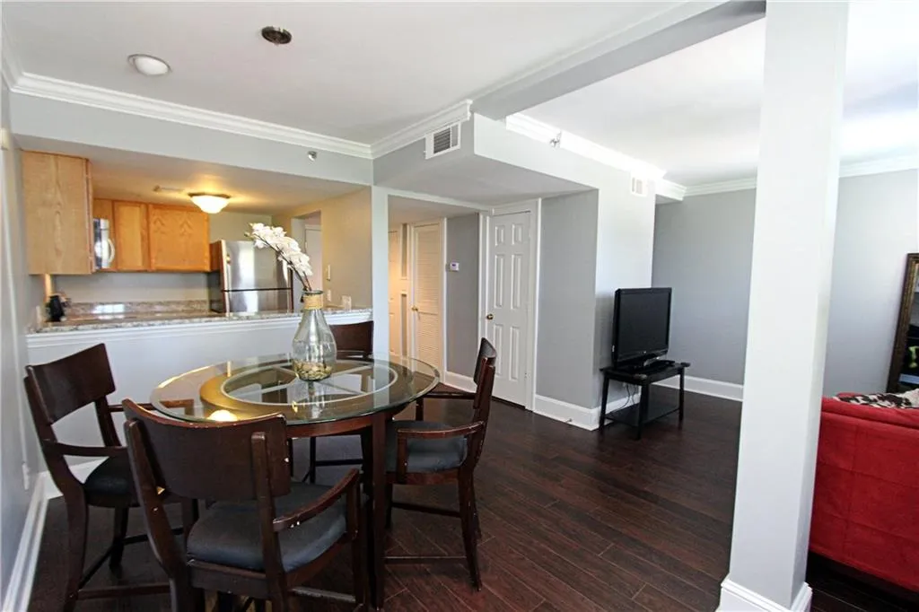 2855 Peachtree Road Ne Unit 307, Atlanta, Georgia 30305, 2 Bedrooms Bedrooms, ,2 BathroomsBathrooms,Residential,Sold,2855 Peachtree Road Ne Unit 307,5855155