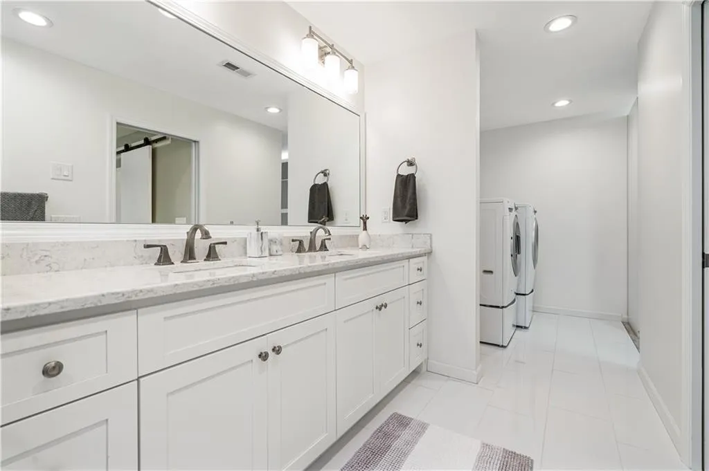 540 Elden Drive, Atlanta, Georgia 30342, 4 Bedrooms Bedrooms, ,3 BathroomsBathrooms,Residential,Sold,540 Elden Drive,6702370