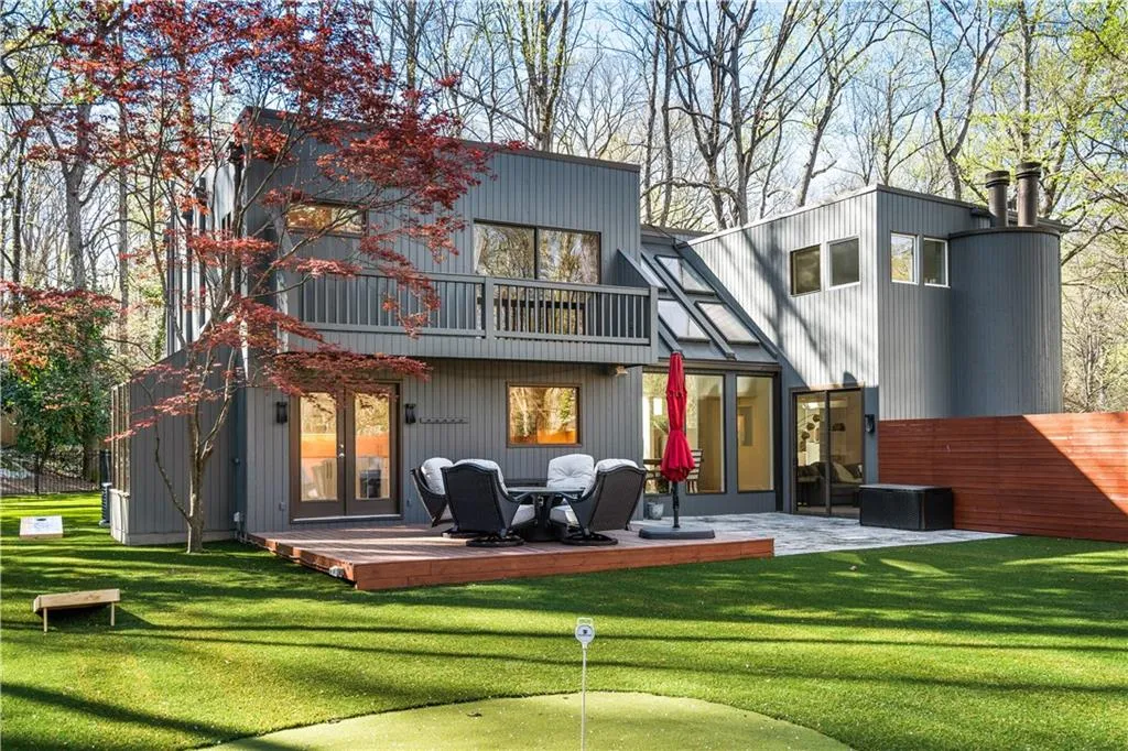 540 Elden Drive, Atlanta, Georgia 30342, 4 Bedrooms Bedrooms, ,3 BathroomsBathrooms,Residential,Sold,540 Elden Drive,6702370