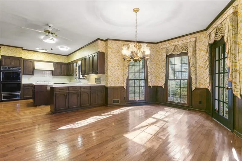 425 Ferry Landing, Sandy Springs, Georgia 30328, 5 Bedrooms Bedrooms, ,4 BathroomsBathrooms,Residential,Sold,425 Ferry Landing,6747907