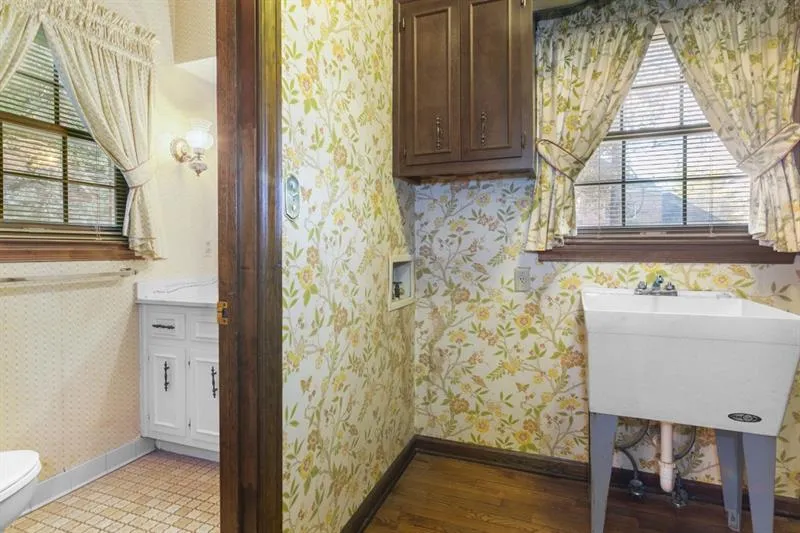 425 Ferry Landing, Sandy Springs, Georgia 30328, 5 Bedrooms Bedrooms, ,4 BathroomsBathrooms,Residential,Sold,425 Ferry Landing,6747907