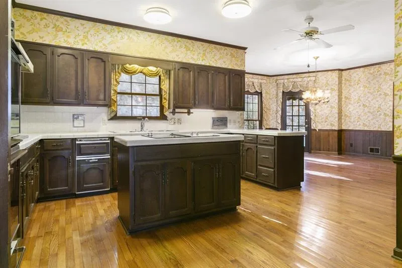 425 Ferry Landing, Sandy Springs, Georgia 30328, 5 Bedrooms Bedrooms, ,4 BathroomsBathrooms,Residential,Sold,425 Ferry Landing,6747907