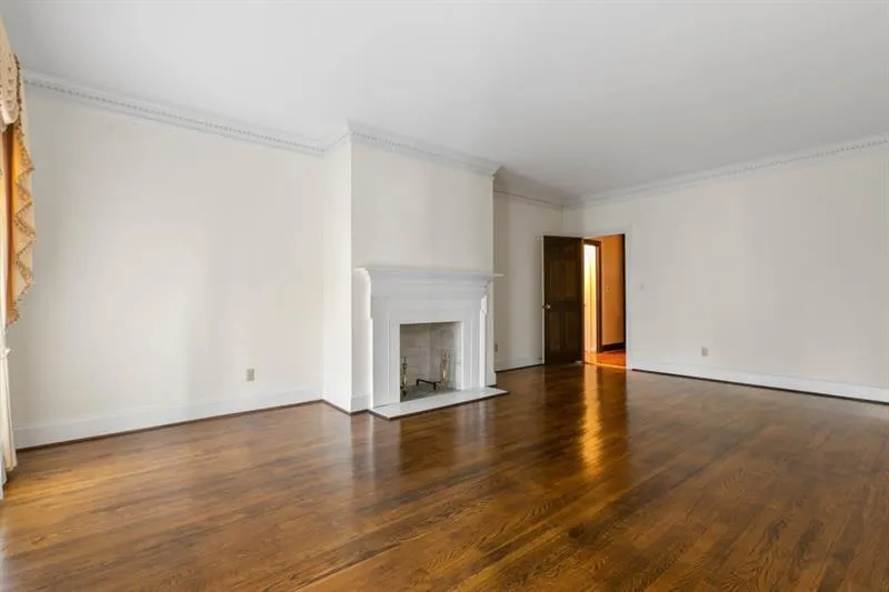 425 Ferry Landing, Sandy Springs, Georgia 30328, 5 Bedrooms Bedrooms, ,4 BathroomsBathrooms,Residential,Sold,425 Ferry Landing,6747907