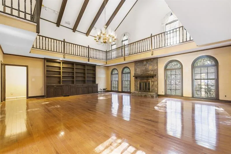 425 Ferry Landing, Sandy Springs, Georgia 30328, 5 Bedrooms Bedrooms, ,4 BathroomsBathrooms,Residential,Sold,425 Ferry Landing,6747907