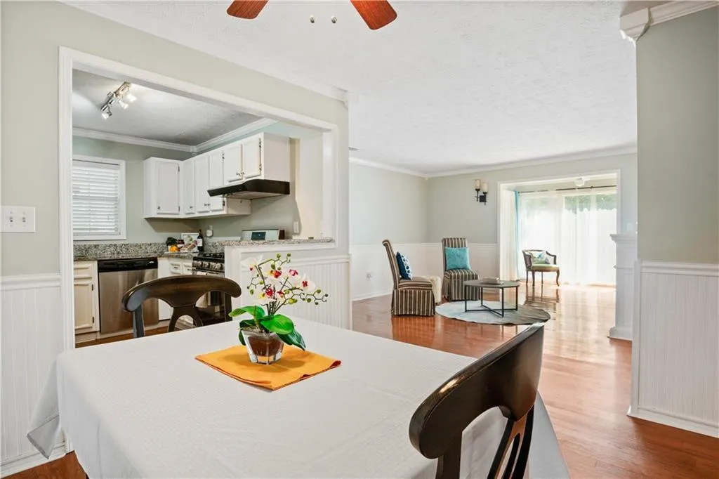 304 Natchez Trace, Sandy Springs, Georgia 30350, 2 Bedrooms Bedrooms, ,1 BathroomBathrooms,Residential,Sold,304 Natchez Trace,7273439 304 Natchez Trace, Sandy Springs, Georgia 30350, 2 Bedrooms Bedrooms, ,1 BathroomBathrooms,Residential,Sold,304 Natchez Trace,7273439