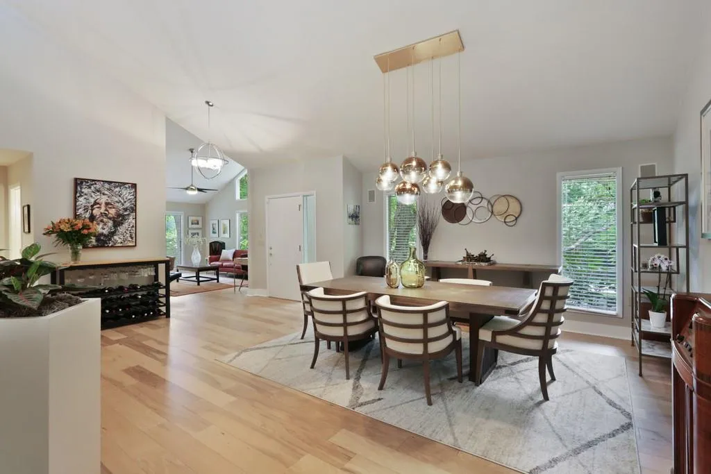 980 Riverside Trace, Sandy Springs, Georgia 30328, 4 Bedrooms Bedrooms, ,3 BathroomsBathrooms,Residential,Sold,980 Riverside Trace,6746937