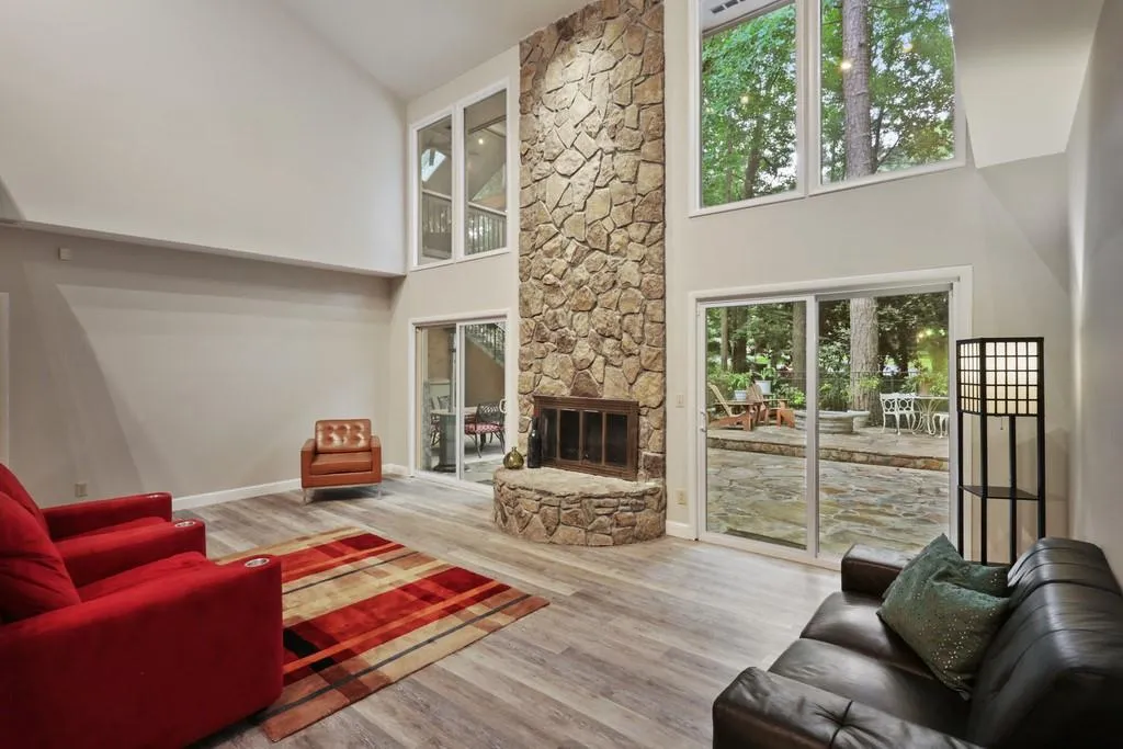 980 Riverside Trace, Sandy Springs, Georgia 30328, 4 Bedrooms Bedrooms, ,3 BathroomsBathrooms,Residential,Sold,980 Riverside Trace,6746937