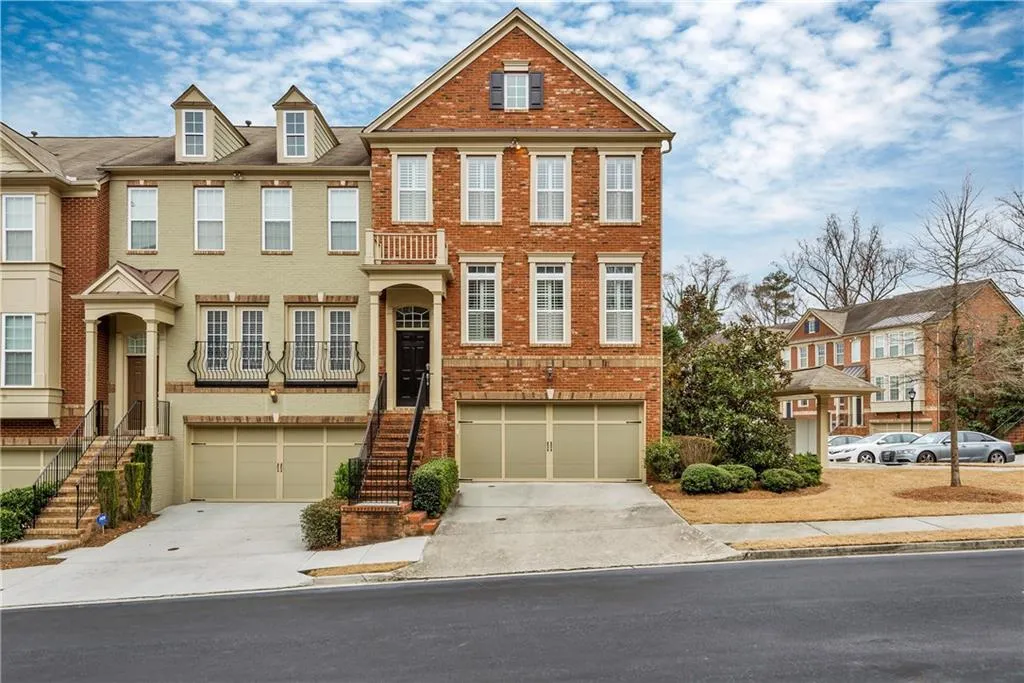 2847 Overlook Court, Atlanta, Georgia 30324, 3 Bedrooms Bedrooms, ,3 BathroomsBathrooms,Residential,Sold,2847 Overlook Court,5968205