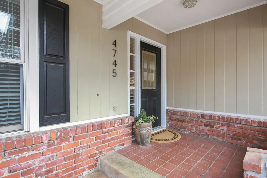 4745 Huntley Drive, Atlanta, Georgia 30342, 5 Bedrooms Bedrooms, ,3 BathroomsBathrooms,Residential,Sold,4745 Huntley Drive,5785019