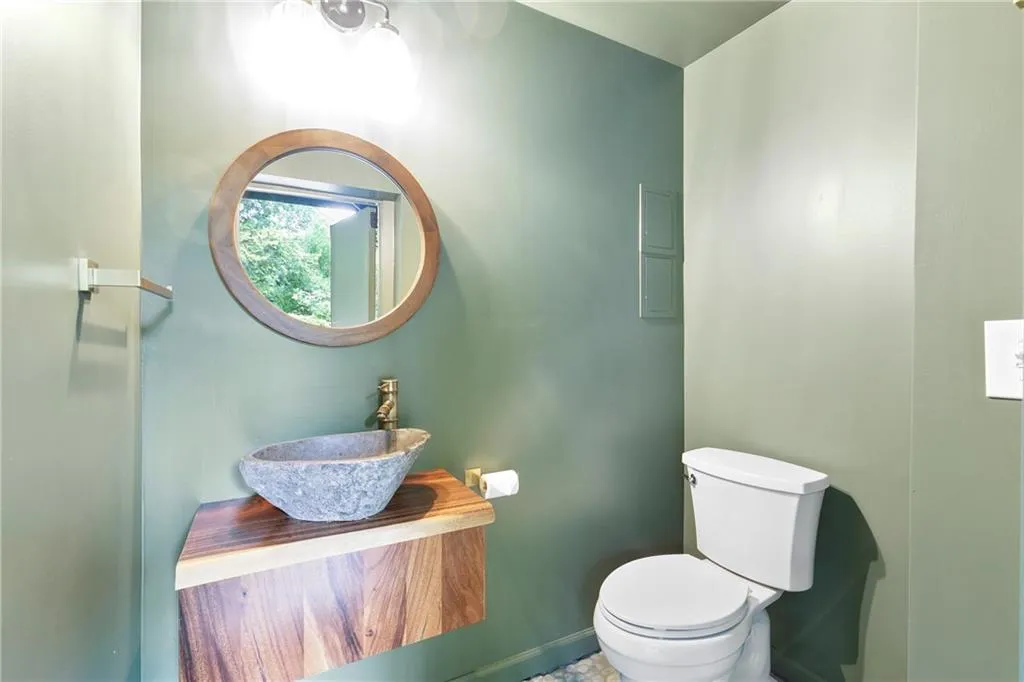 4601 Tall Pines Drive Nw, Atlanta, Georgia 30327, 5 Bedrooms Bedrooms, ,4 BathroomsBathrooms,Residential,For Sale,4601 Tall Pines Drive Nw,7585573