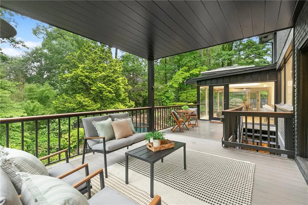 4601 Tall Pines Drive Nw, Atlanta, Georgia 30327, 5 Bedrooms Bedrooms, ,4 BathroomsBathrooms,Residential,For Sale,4601 Tall Pines Drive Nw,7585573