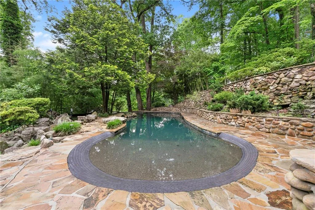 4601 Tall Pines Drive Nw, Atlanta, Georgia 30327, 5 Bedrooms Bedrooms, ,4 BathroomsBathrooms,Residential,For Sale,4601 Tall Pines Drive Nw,7585573