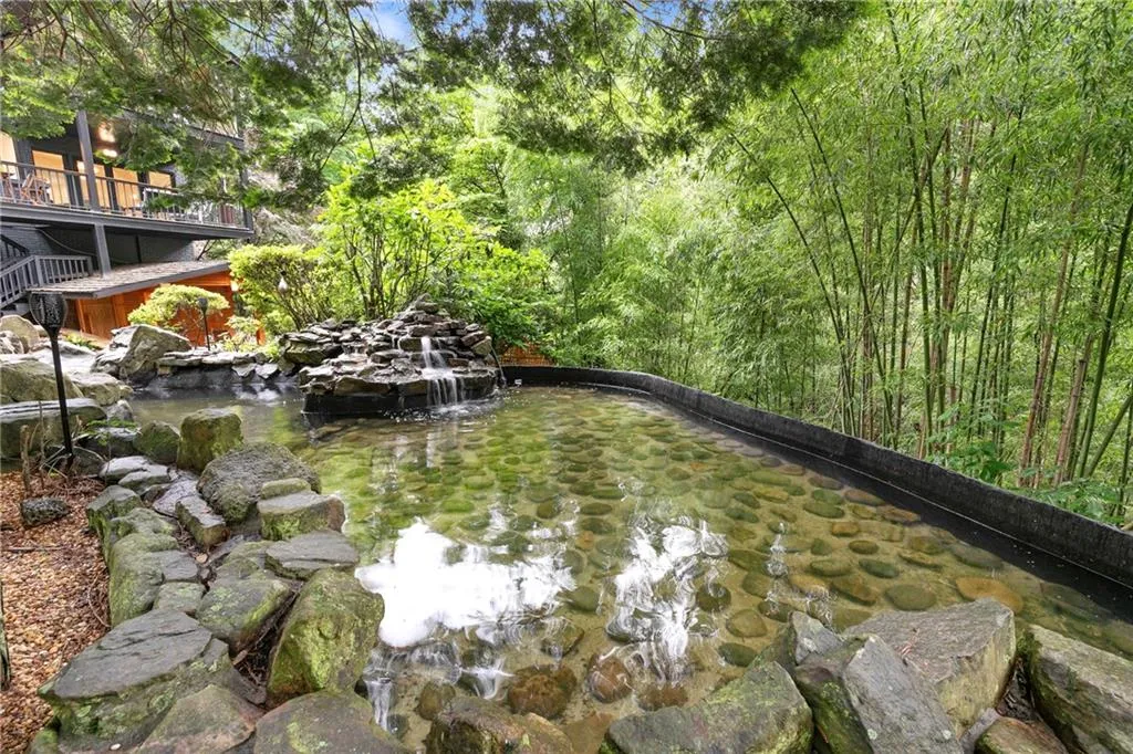 4601 Tall Pines Drive Nw, Atlanta, Georgia 30327, 5 Bedrooms Bedrooms, ,4 BathroomsBathrooms,Residential,For Sale,4601 Tall Pines Drive Nw,7585573