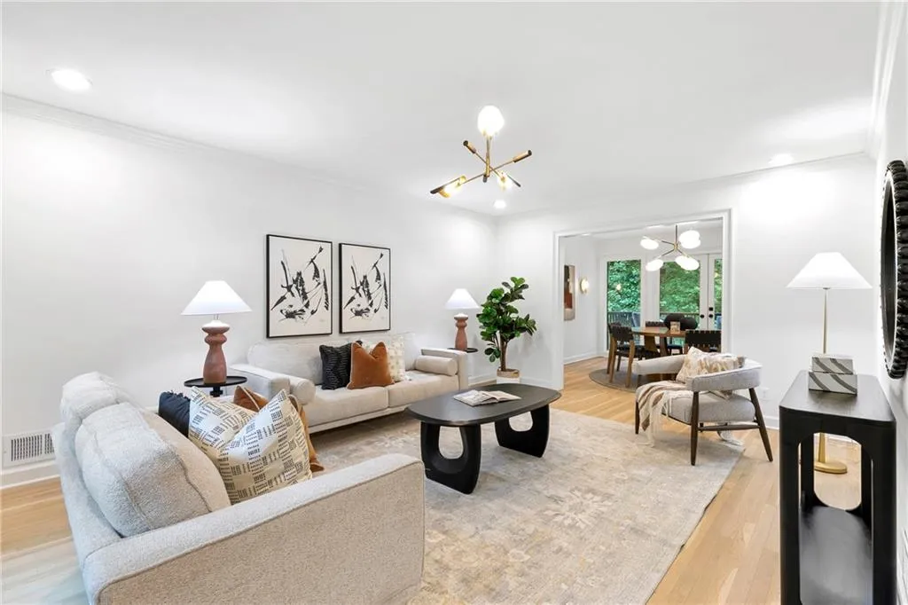4601 Tall Pines Drive Nw, Atlanta, Georgia 30327, 5 Bedrooms Bedrooms, ,4 BathroomsBathrooms,Residential,For Sale,4601 Tall Pines Drive Nw,7585573