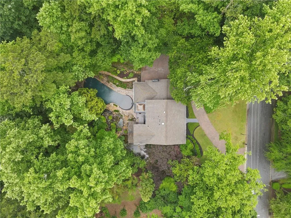 4601 Tall Pines Drive Nw, Atlanta, Georgia 30327, 5 Bedrooms Bedrooms, ,4 BathroomsBathrooms,Residential,For Sale,4601 Tall Pines Drive Nw,7585573