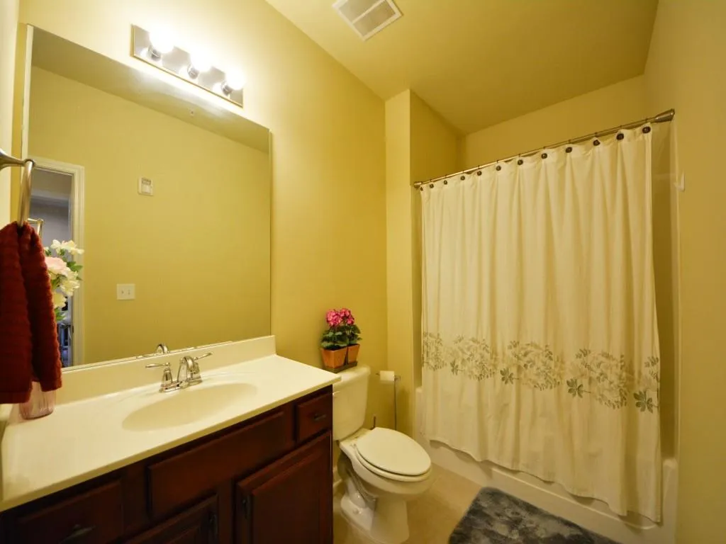 7265 Glisten Avenue Unit 117, Sandy Springs, Georgia 30328, 2 Bedrooms Bedrooms, ,2 BathroomsBathrooms,Residential,Sold,7265 Glisten Avenue Unit 117,5774434
