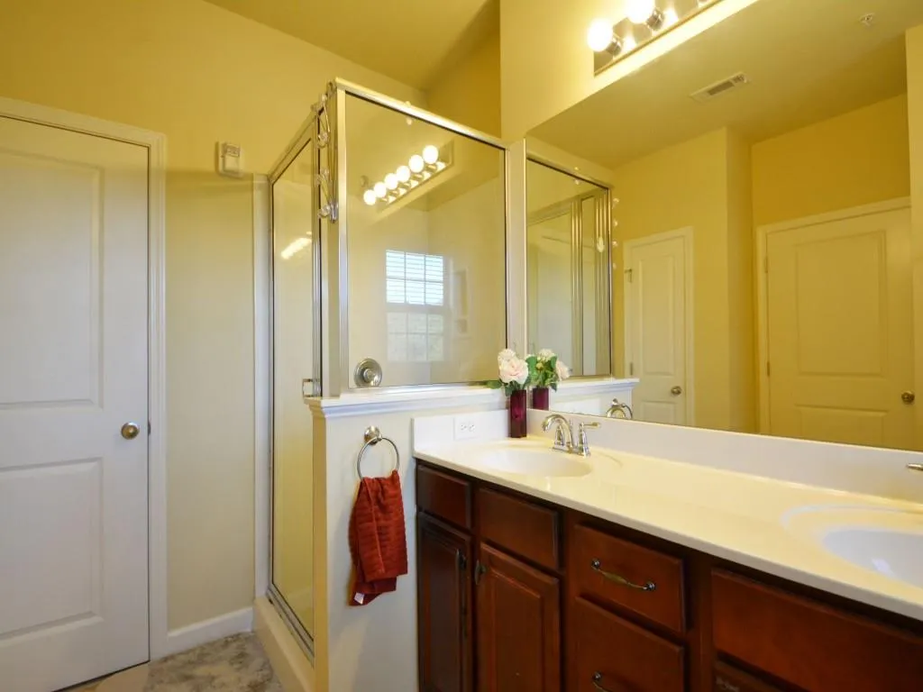7265 Glisten Avenue Unit 117, Sandy Springs, Georgia 30328, 2 Bedrooms Bedrooms, ,2 BathroomsBathrooms,Residential,Sold,7265 Glisten Avenue Unit 117,5774434