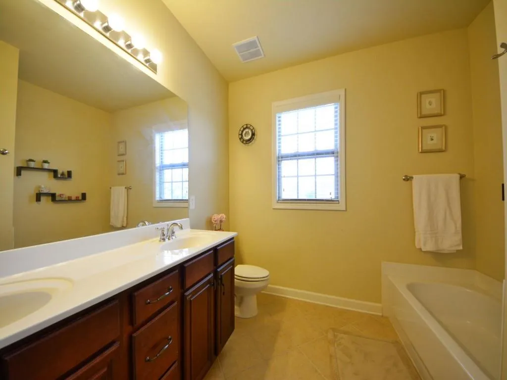7265 Glisten Avenue Unit 117, Sandy Springs, Georgia 30328, 2 Bedrooms Bedrooms, ,2 BathroomsBathrooms,Residential,Sold,7265 Glisten Avenue Unit 117,5774434