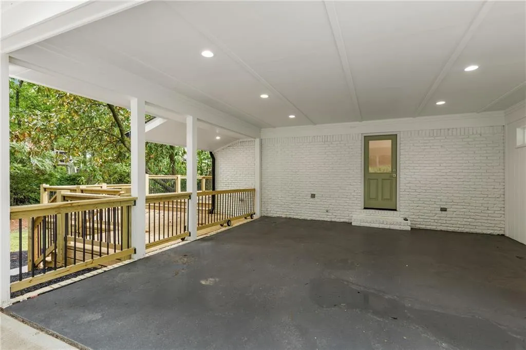 6476 Whispering Trail, Sandy Springs, Georgia 30328, 5 Bedrooms Bedrooms, ,3 BathroomsBathrooms,Residential,Sold,6476 Whispering Trail,7382647 6476 Whispering Trail, Sandy Springs, Georgia 30328, 5 Bedrooms Bedrooms, ,3 BathroomsBathrooms,Residential,Sold,6476 Whispering Trail,7382647