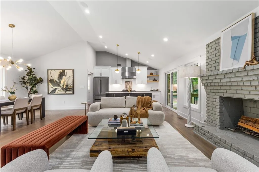 6476 Whispering Trail, Sandy Springs, Georgia 30328, 5 Bedrooms Bedrooms, ,3 BathroomsBathrooms,Residential,Sold,6476 Whispering Trail,7382647 6476 Whispering Trail, Sandy Springs, Georgia 30328, 5 Bedrooms Bedrooms, ,3 BathroomsBathrooms,Residential,Sold,6476 Whispering Trail,7382647