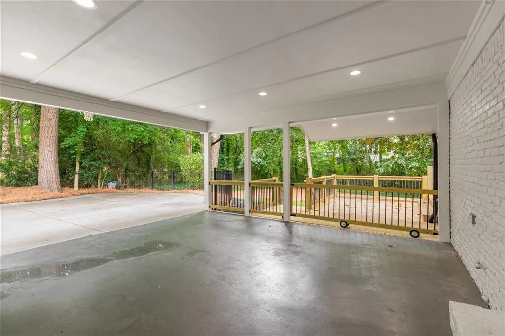 6476 Whispering Trail, Sandy Springs, Georgia 30328, 5 Bedrooms Bedrooms, ,3 BathroomsBathrooms,Residential,Sold,6476 Whispering Trail,7382647 6476 Whispering Trail, Sandy Springs, Georgia 30328, 5 Bedrooms Bedrooms, ,3 BathroomsBathrooms,Residential,Sold,6476 Whispering Trail,7382647